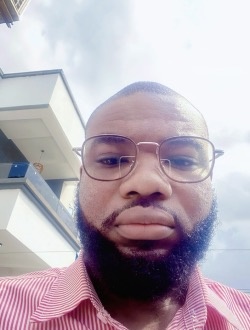 Michael's profile, a single 33-year-old a man in Limbe