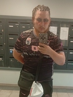Zack's profile, a single 34-year-old a man in Cergy