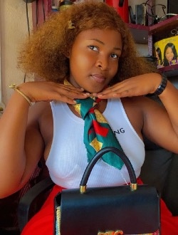 Merveille's profile, a single 21-year-old a woman in Douala