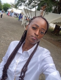 Kim's profile, a single 26-year-old a woman in Libreville