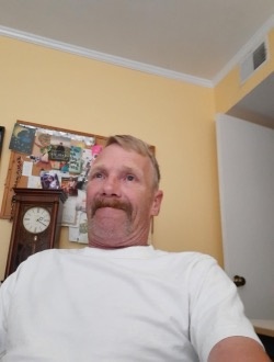 Steve's profile, a single 64-year-old a man in Costa Mesa