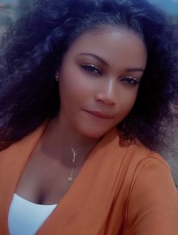Annais's profile, a single 25-year-old a woman in Douala