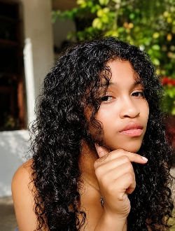 Jesca's profile, a single 18-year-old a woman in Antananarivo