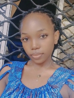 Ange's profile, a single 25-year-old a woman in Douala