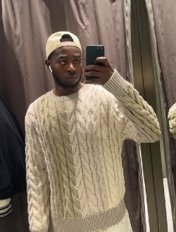 Omar's profile, a single 28-year-old a man in Paris