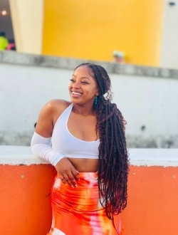 Ashley's profile, a single 23-year-old a woman in 1ER Arrondissement