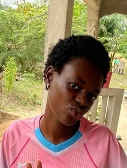 Kimi's profile, a single 19-year-old a woman in Mouila
