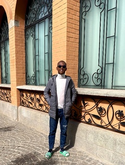 Tsaroana's profile, a single 22-year-old a man in 1ER Arrondissement