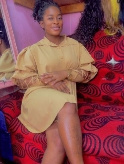 Pauline Arianne's profile, a single 25-year-old a woman in Yaoundé