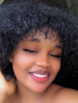 Lezen's profile, a single 26-year-old a woman in Douala