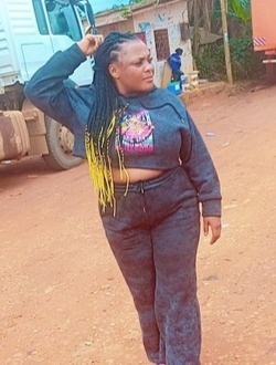 Vadere's profile, a single 28-year-old a woman in Douala