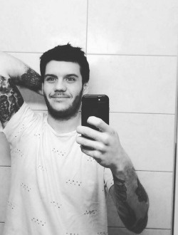 Francisco's profile, a single 31-year-old a man in Gex