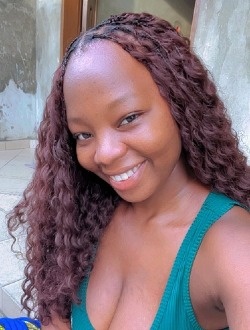 Line's profile, a single 28-year-old a woman in Abomey-Calavi