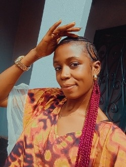 Adorante's profile, a single 26-year-old a woman in Émana
