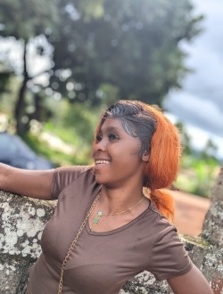 Manuela's profile, a single 23-year-old a woman in Douala