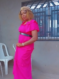 Idelle Vanessa's profile, a single 32-year-old a woman in Douala