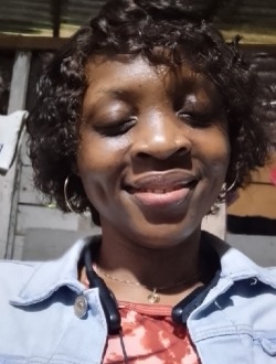 Divine's profile, a single 35-year-old a woman in Douala