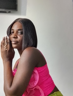 Lady's profile, a single 28-year-old a woman in Port-Gentil