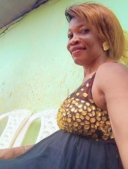 Marie's profile, a single 18-year-old a woman in Yaoundé