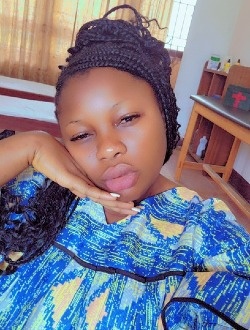Corine's profile, a single 28-year-old a woman in Mbalmayo