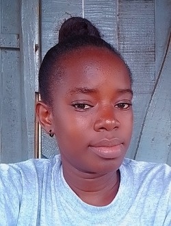 Gloria's profile, a single 28-year-old a woman in Cotonou