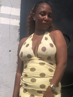 Flor's profile, a single 29-year-old a woman in Abel
