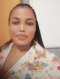 Chloé's profile, a single 33-year-old a woman in Abimoa