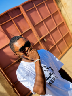 John's profile, a single 30-year-old a man in Lubumbashi