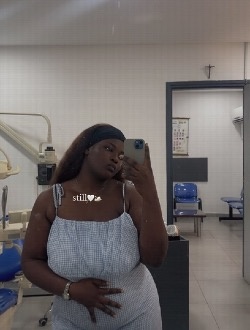 Lili's profile, a single 27-year-old a woman in Abi