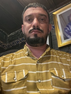 Moraz's profile, a single 38-year-old a man in Marrakech