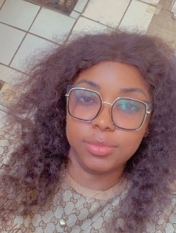 Stephanie's profile, a single 29-year-old a woman in Yaoundé