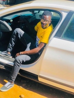 Koïta's profile, a single 28-year-old a man in Bamako Koura