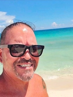 Deniss's profile, a single 49-year-old a man in Québec