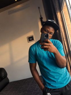 Moussa's profile, a single 18-year-old a man in Conakry