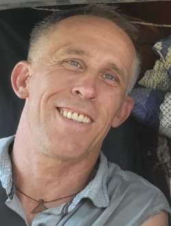 Ronan's profile, a single 51-year-old a man in Lorient