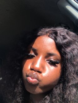 Queen's profile, a single 20-year-old a woman in Yaoundé