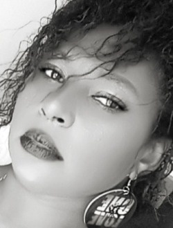Santamaria's profile, a single 42-year-old a woman in La Marre