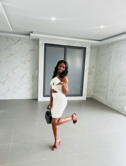 Laura's profile, a single 27-year-old a woman in Aach