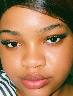 Ly's profile, a single 21-year-old a woman in Libreville