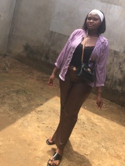 Hermouna's profile, a single 21-year-old a woman in Abang