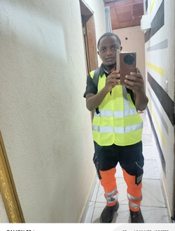 Yves's profile, a single 31-year-old a man in Douala