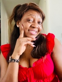 Flore's profile, a single 43-year-old a woman in Antibes