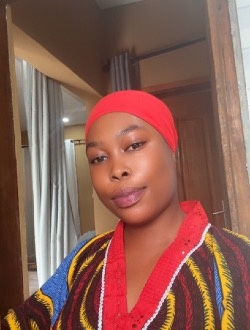 Djamila's profile, a single 24-year-old a woman in Paris Léona
