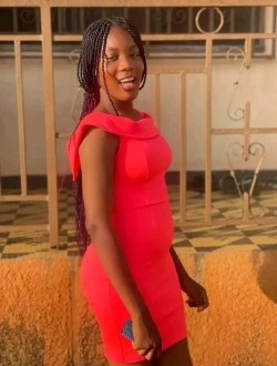 Laura's profile, a single 20-year-old a woman in Cotonou