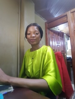 Sophie's profile, a single 39-year-old a woman in Akolo