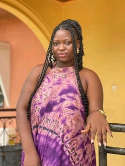 Evelyne Beyala's profile, a single 22-year-old a woman in Yaoundé