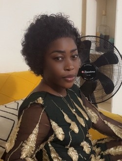 Flora's profile, a single 31-year-old a woman in Abidjan