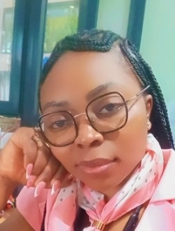 Mery's profile, a single 33-year-old a woman in Douala