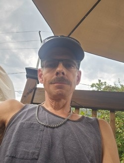 Eric's profile, a single 47-year-old a man in Laval