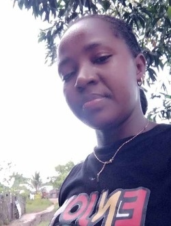 Sandie Nomena's profile, a single 31-year-old a woman in 1ER Arrondissement